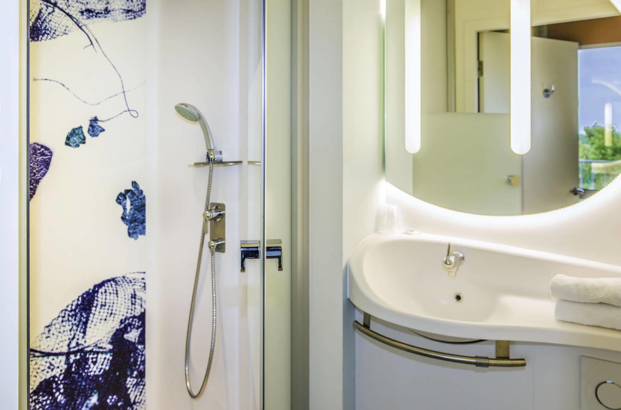 Ibis Budget Saint Quentin Yvelines - Velodrome Montigny-le-Bretonneux Eksteriør billede